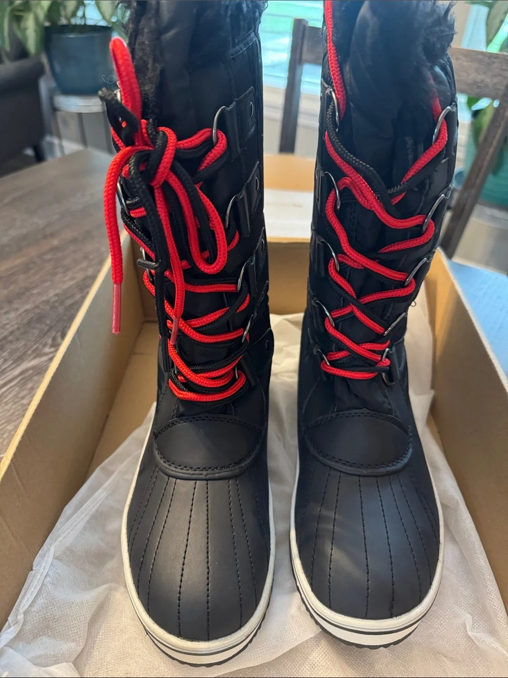 Women’s  Black Winter Boots with Red Laces